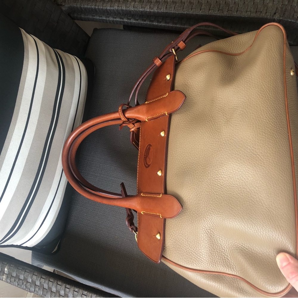 Dooney & Bourke Taupe and Brown Panama Wilson Satchel Vintage Bag - Picture 14 of 16